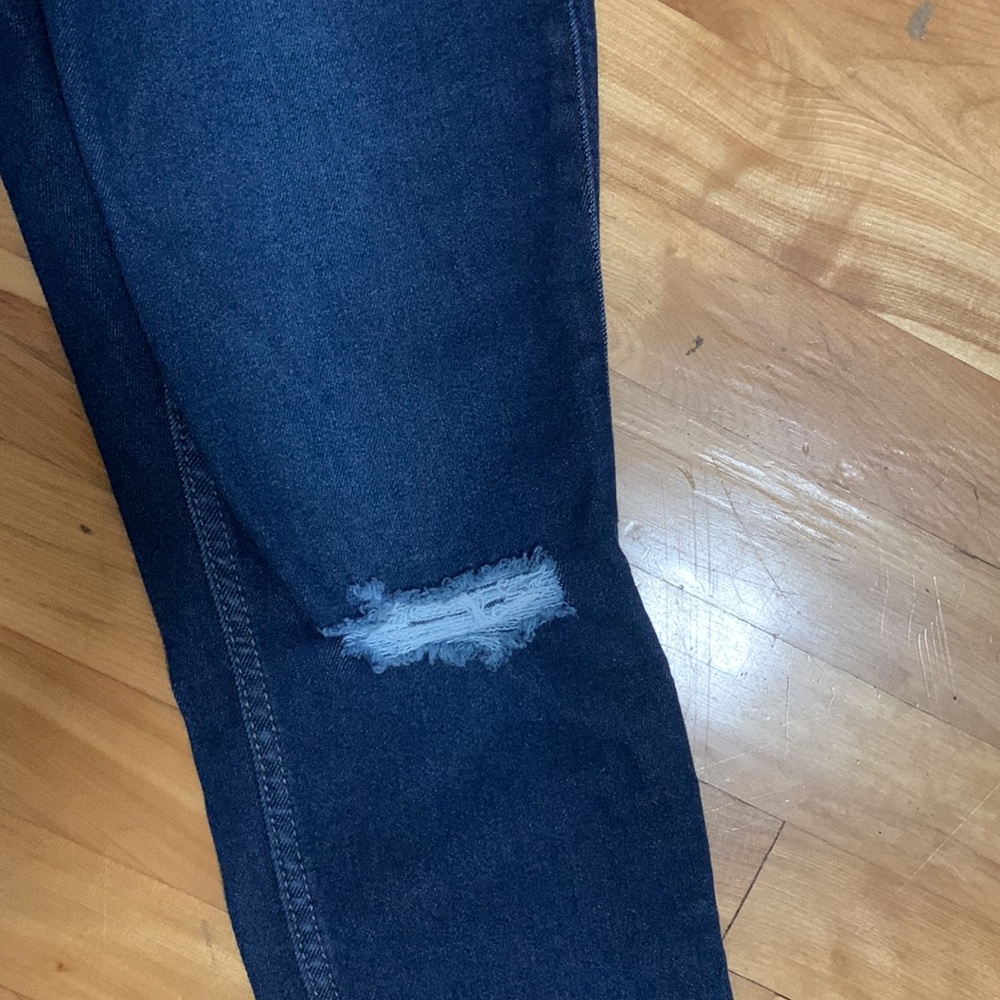 Blue Jean - Picture 2 of 6